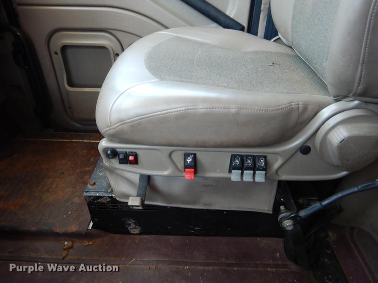 image for item DE3963 2007 International 9400i semi truck