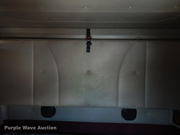 image for item DE3963 2007 International 9400i semi truck