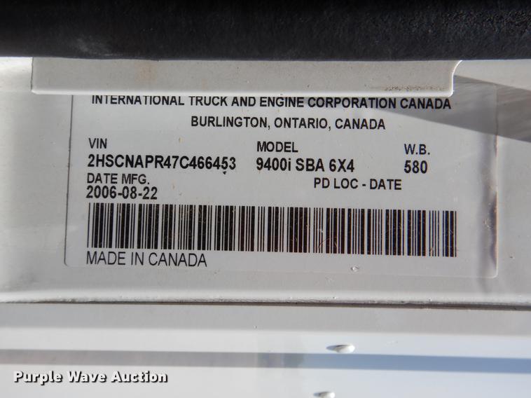 image for item DE3963 2007 International 9400i semi truck