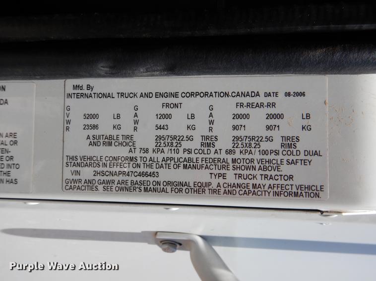 image for item DE3963 2007 International 9400i semi truck