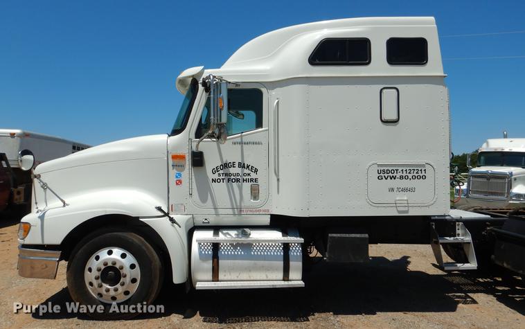 image for item DE3963 2007 International 9400i semi truck