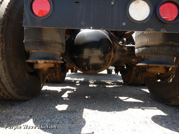 image for item DE3963 2007 International 9400i semi truck