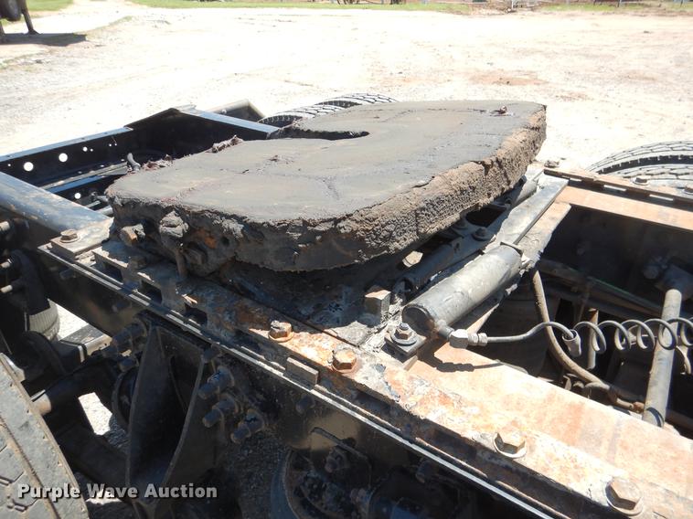 image for item DE3963 2007 International 9400i semi truck