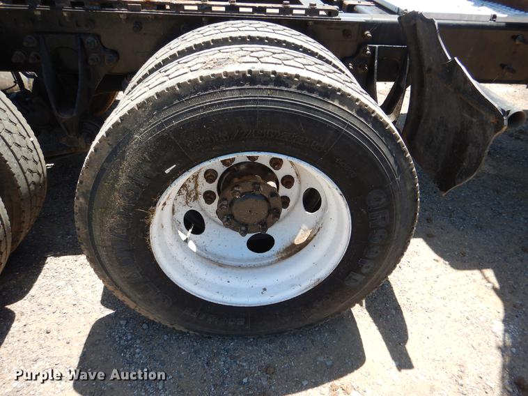 image for item DE3963 2007 International 9400i semi truck