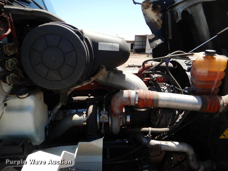 image for item DE3963 2007 International 9400i semi truck