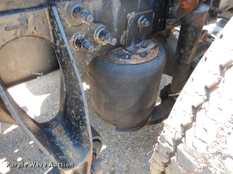 image for item DE3964 2006 International 9900i semi truck