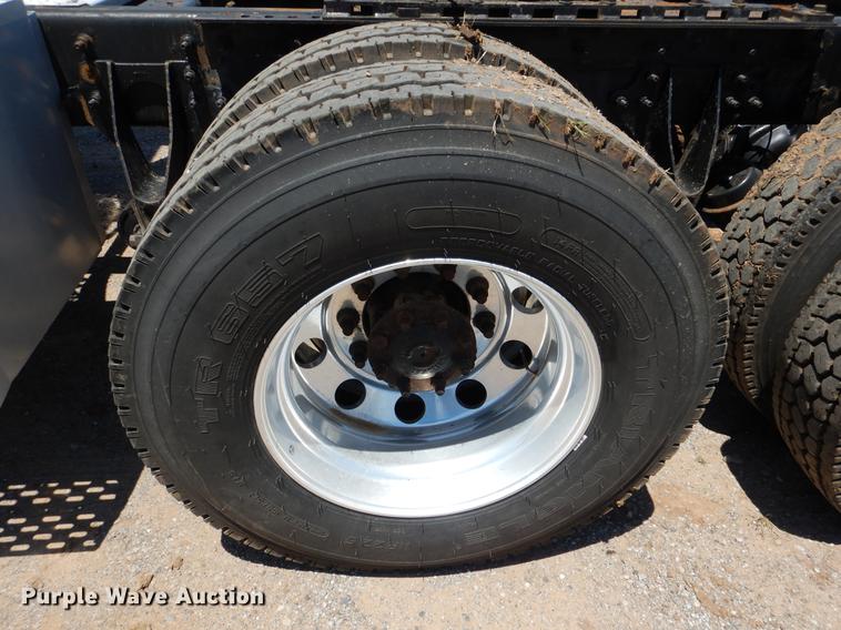 image for item DE3964 2006 International 9900i semi truck