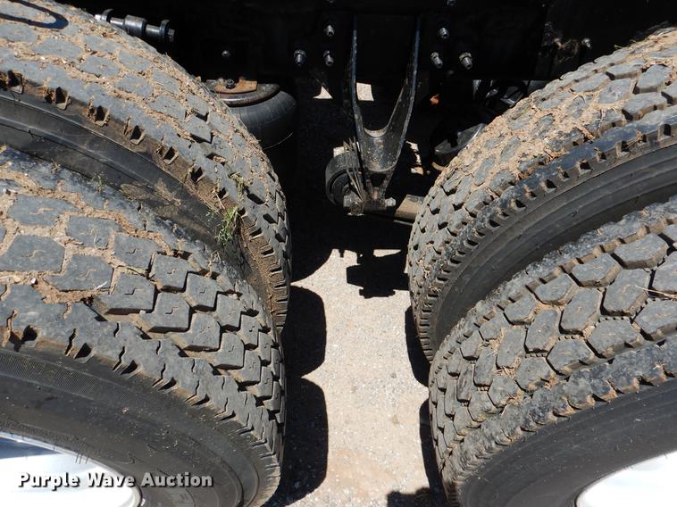 image for item DE3964 2006 International 9900i semi truck