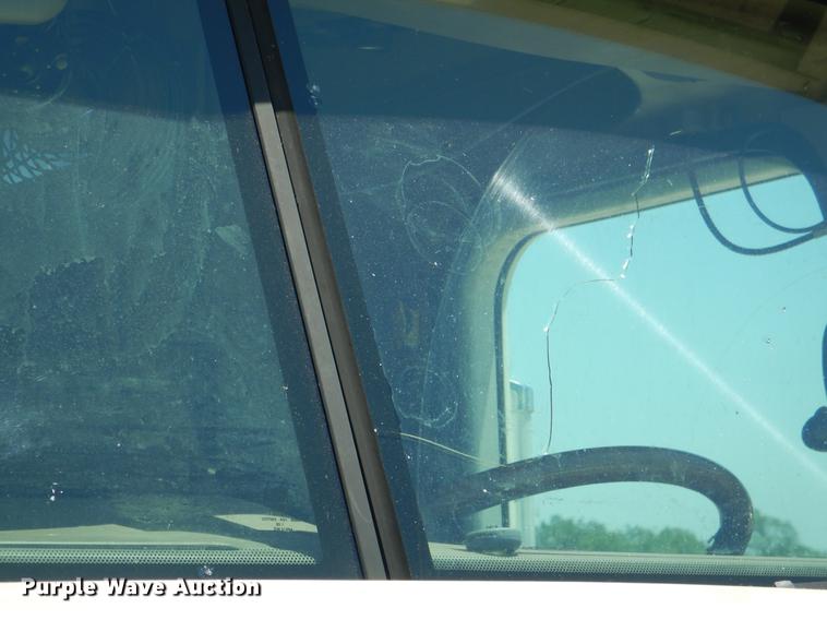 image for item DE3964 2006 International 9900i semi truck