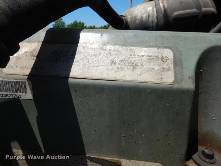 image for item DE3965 2006 Freightliner Columbia semi truck