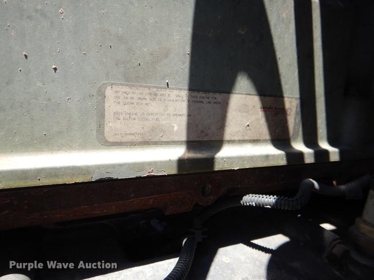 image for item DE3965 2006 Freightliner Columbia semi truck