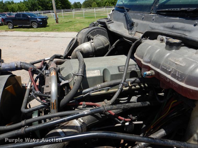 image for item DE3965 2006 Freightliner Columbia semi truck