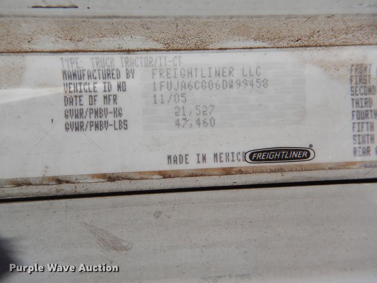 image for item DE3965 2006 Freightliner Columbia semi truck