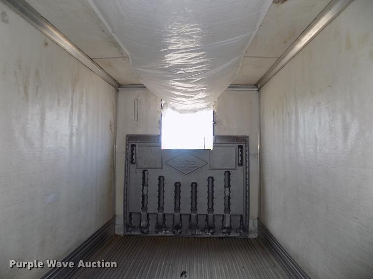 image for item DE7672 2001 Utility VS2RX refrigerated van trailer