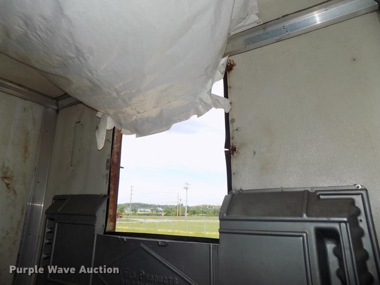 image for item DE7672 2001 Utility VS2RX refrigerated van trailer