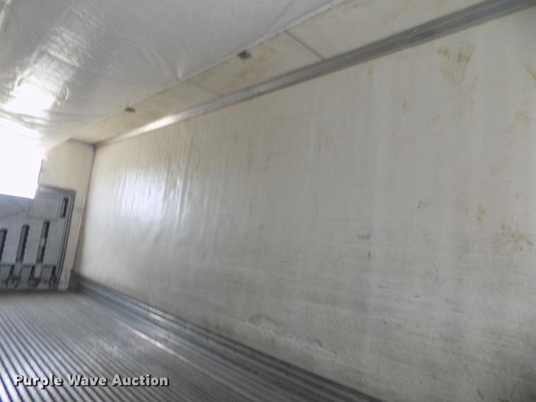 image for item DE7672 2001 Utility VS2RX refrigerated van trailer