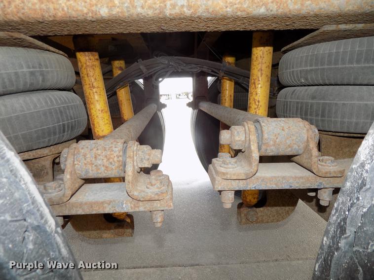 image for item DE7672 2001 Utility VS2RX refrigerated van trailer