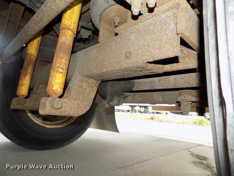 image for item DE7672 2001 Utility VS2RX refrigerated van trailer