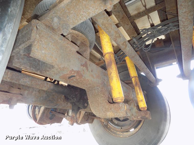 image for item DE7672 2001 Utility VS2RX refrigerated van trailer