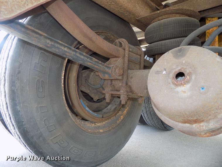 image for item DE7672 2001 Utility VS2RX refrigerated van trailer