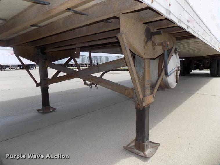 image for item DE7672 2001 Utility VS2RX refrigerated van trailer