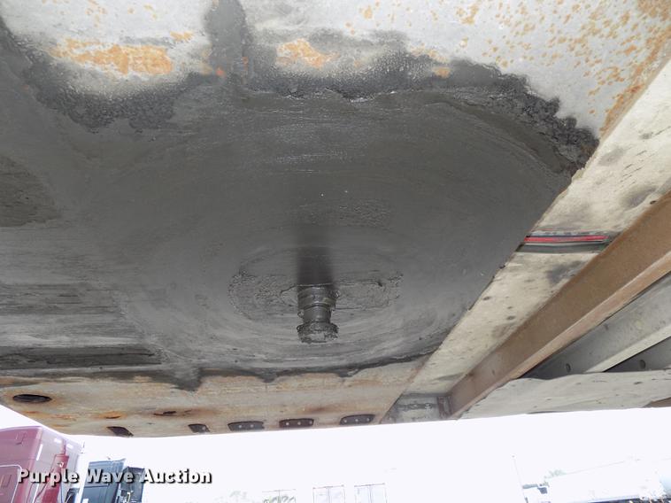 image for item DE7672 2001 Utility VS2RX refrigerated van trailer