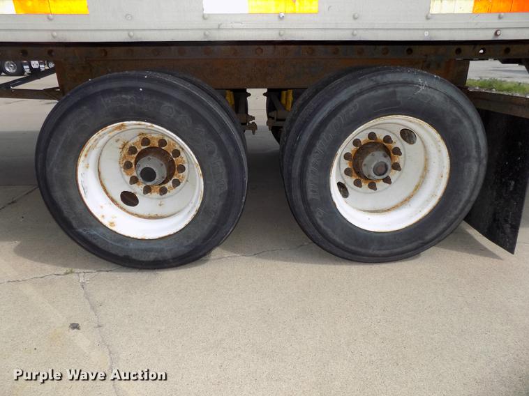 image for item DE7672 2001 Utility VS2RX refrigerated van trailer