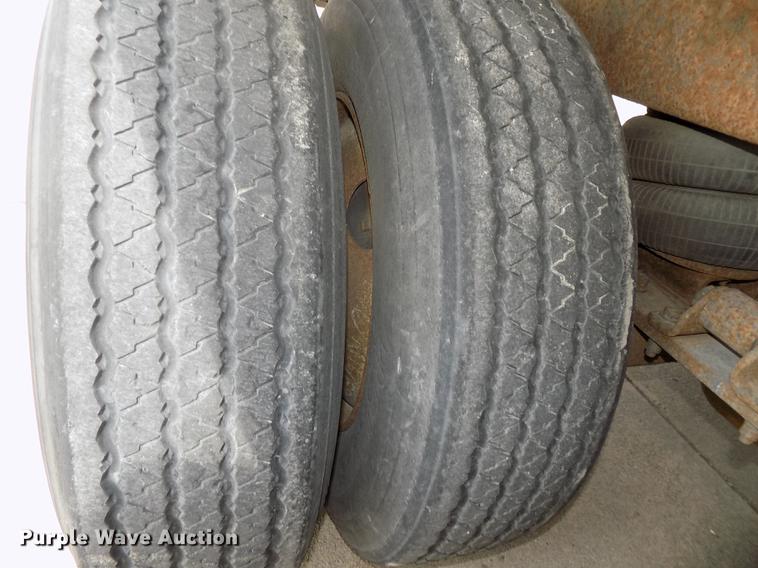 image for item DE7672 2001 Utility VS2RX refrigerated van trailer