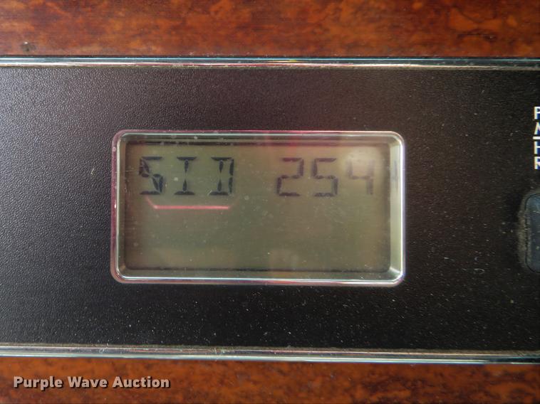 image for item DE8052 2009 Freightliner Cascadia semi truck