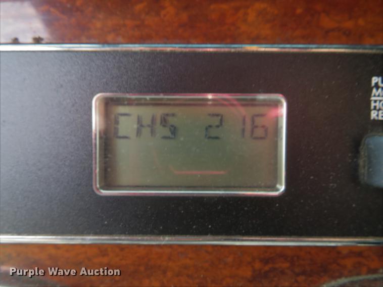 image for item DE8052 2009 Freightliner Cascadia semi truck