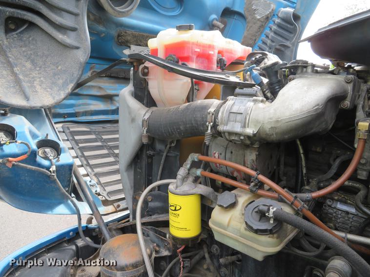 image for item DE8052 2009 Freightliner Cascadia semi truck