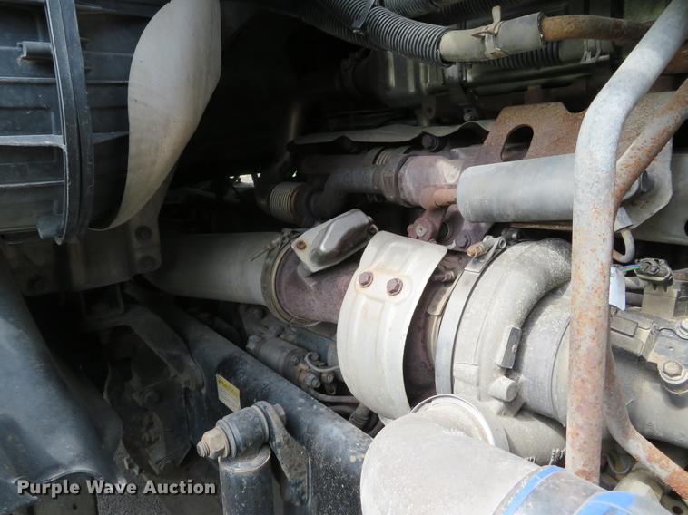 image for item DE8052 2009 Freightliner Cascadia semi truck