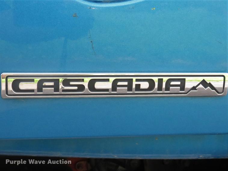 image for item DE8052 2009 Freightliner Cascadia semi truck