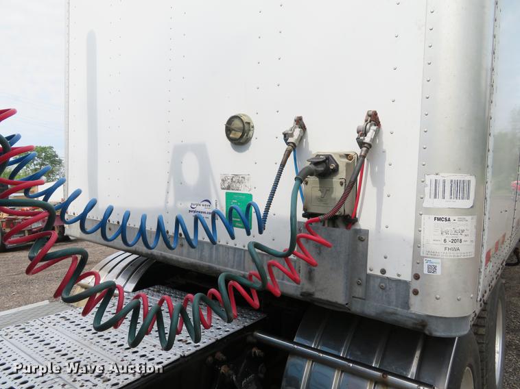 image for item DE8053 1997 Pines dry van trailer