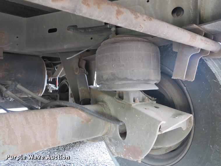 image for item DE8053 1997 Pines dry van trailer