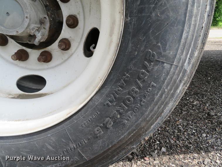 image for item DE8053 1997 Pines dry van trailer