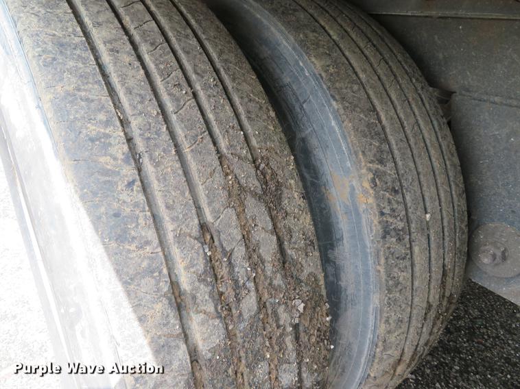 image for item DE8053 1997 Pines dry van trailer