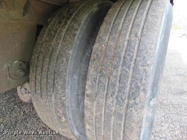 image for item DE8053 1997 Pines dry van trailer