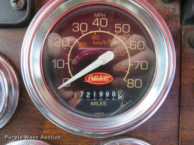 image for item DE8064 1994 Peterbilt 379 semi truck