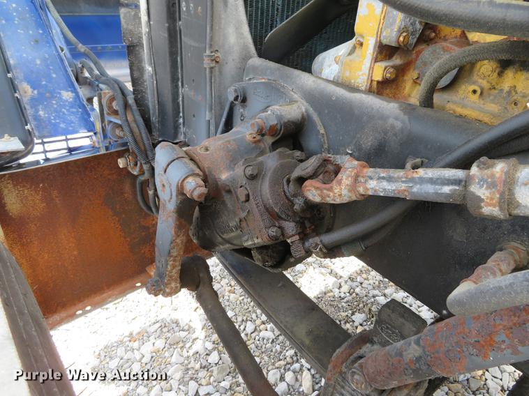 image for item DE8064 1994 Peterbilt 379 semi truck