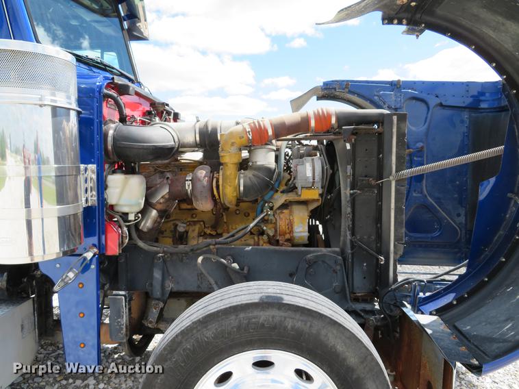 image for item DE8064 1994 Peterbilt 379 semi truck