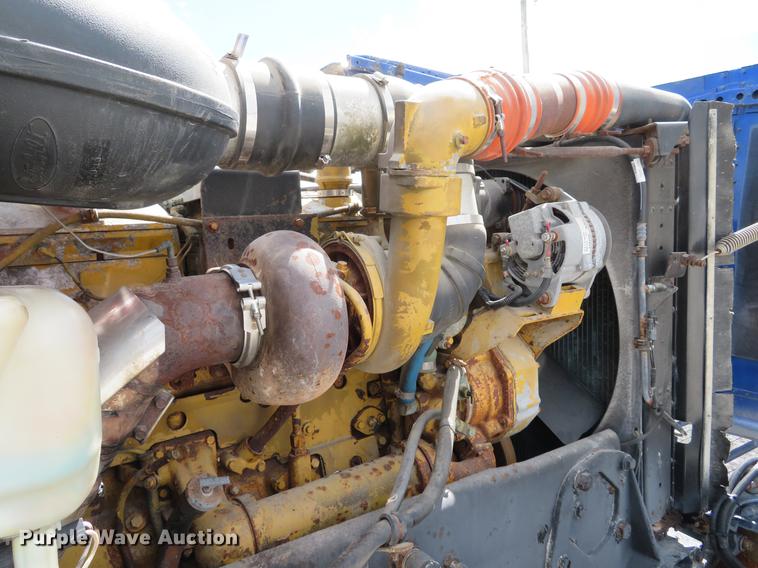 image for item DE8064 1994 Peterbilt 379 semi truck