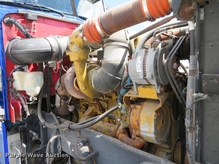 image for item DE8064 1994 Peterbilt 379 semi truck