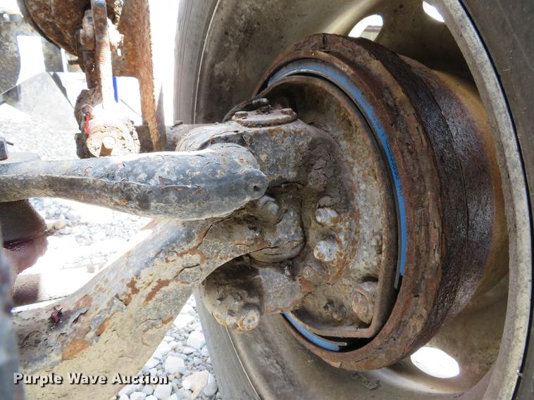 image for item DE8064 1994 Peterbilt 379 semi truck