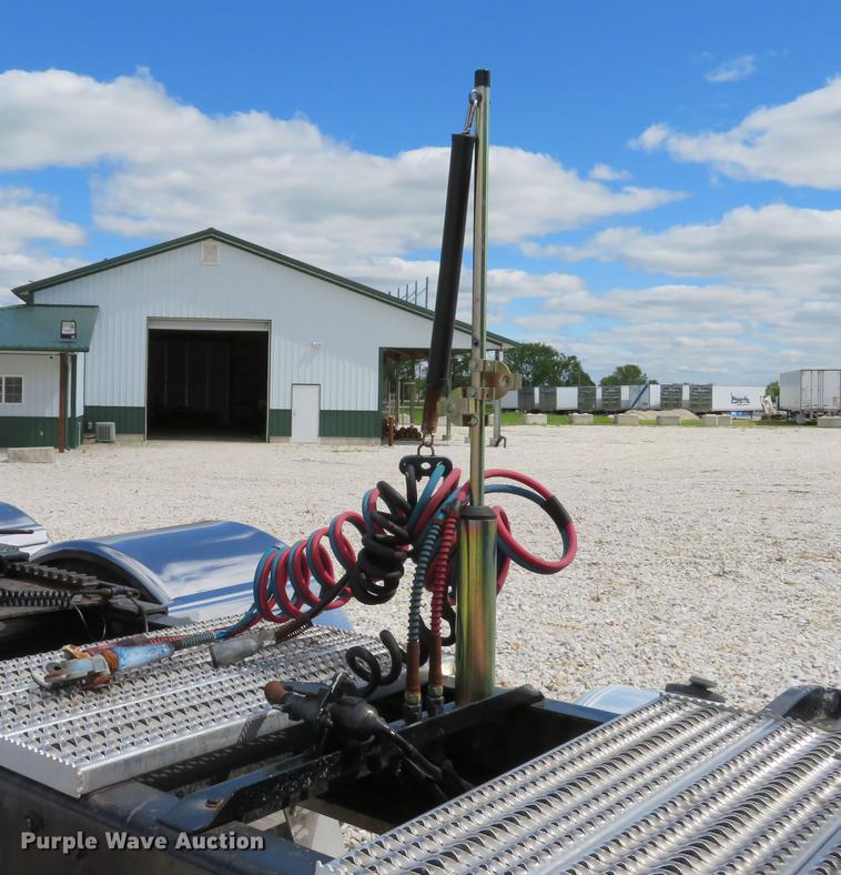 image for item DE8064 1994 Peterbilt 379 semi truck