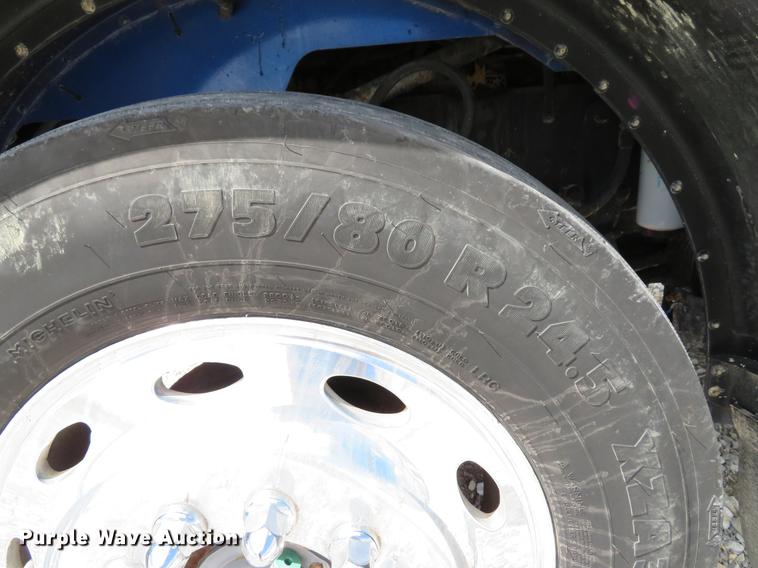 image for item DE8064 1994 Peterbilt 379 semi truck