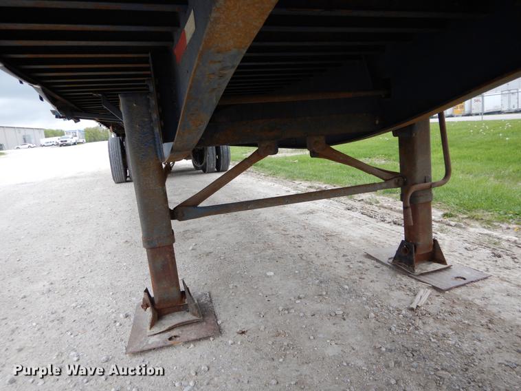 image for item DE8342 2002 Utility side curtain dry van trailer