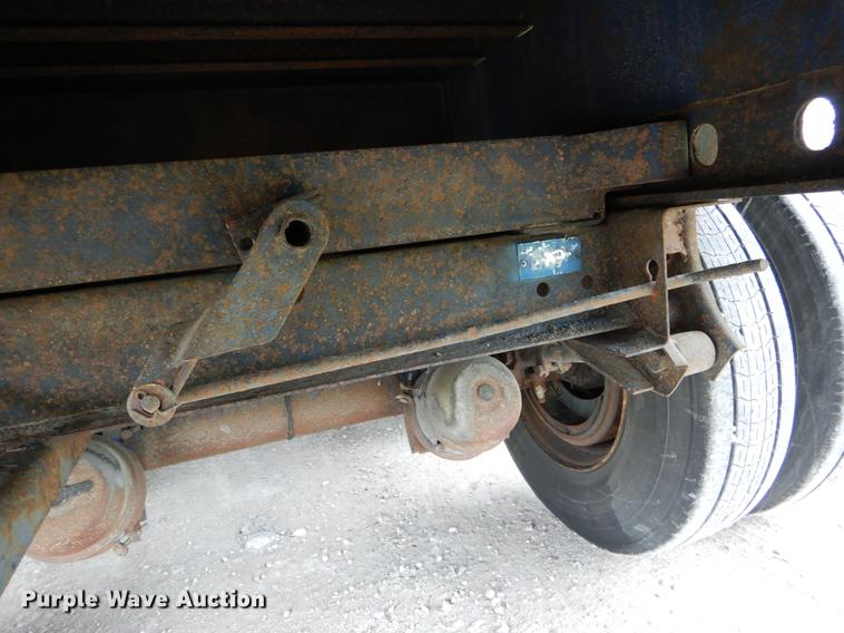 image for item DE8342 2002 Utility side curtain dry van trailer