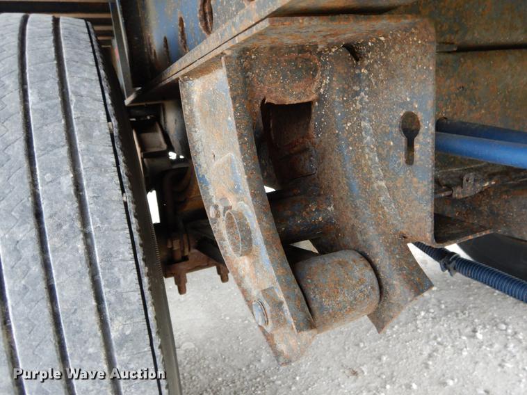 image for item DE8342 2002 Utility side curtain dry van trailer