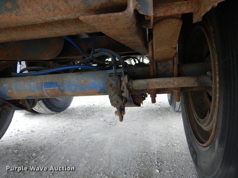 image for item DE8342 2002 Utility side curtain dry van trailer